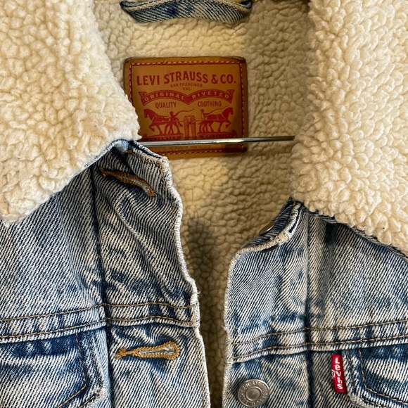 Levi’s Jean Jacket - Picture 4 of 8
